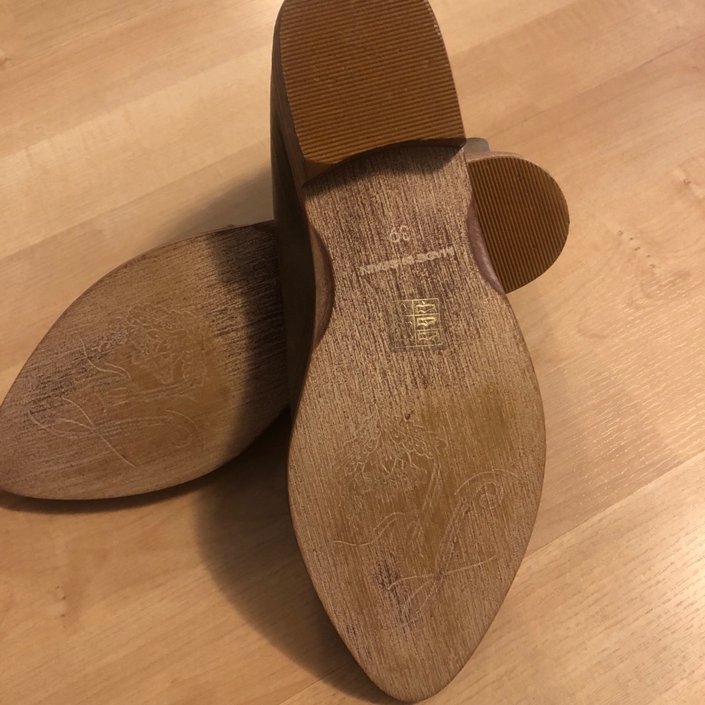 royale pointy toe flat